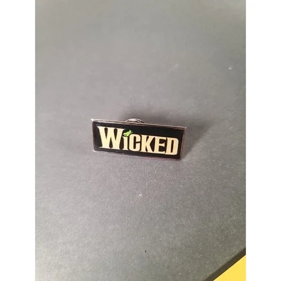 Vintage Wicked Broadway Musical Logo Lapel Pin Black Gold Theater Souvenir - Picture 2 of 6